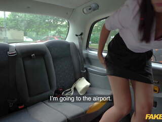 Padirbtas taksi – glamour lotynų amerikietė brunetė oro stiuardesė turi | xhamster